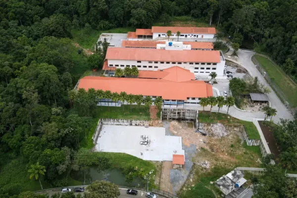 Vista aérea do Hospital Estadual de Oncologia de Nova Friburgo