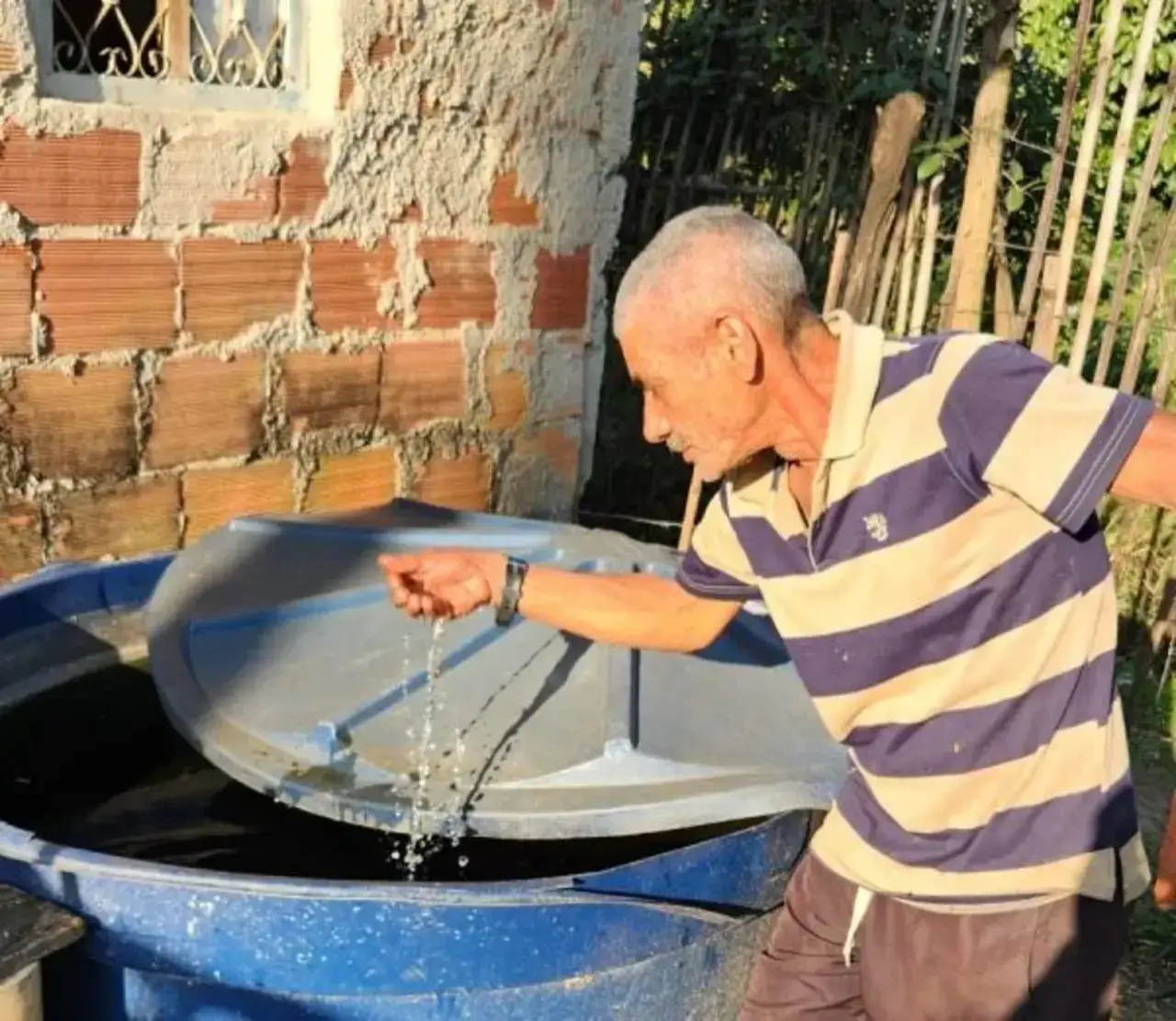 Obras de saneamento ampliam redes de água e esgoto em diferentes cidades do Estado do Rio