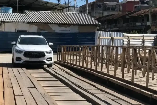 Ponte provisória da Rua Clarindo da Rosa Teixeira, em Conselheiro Paulino, Nova Friburgo.