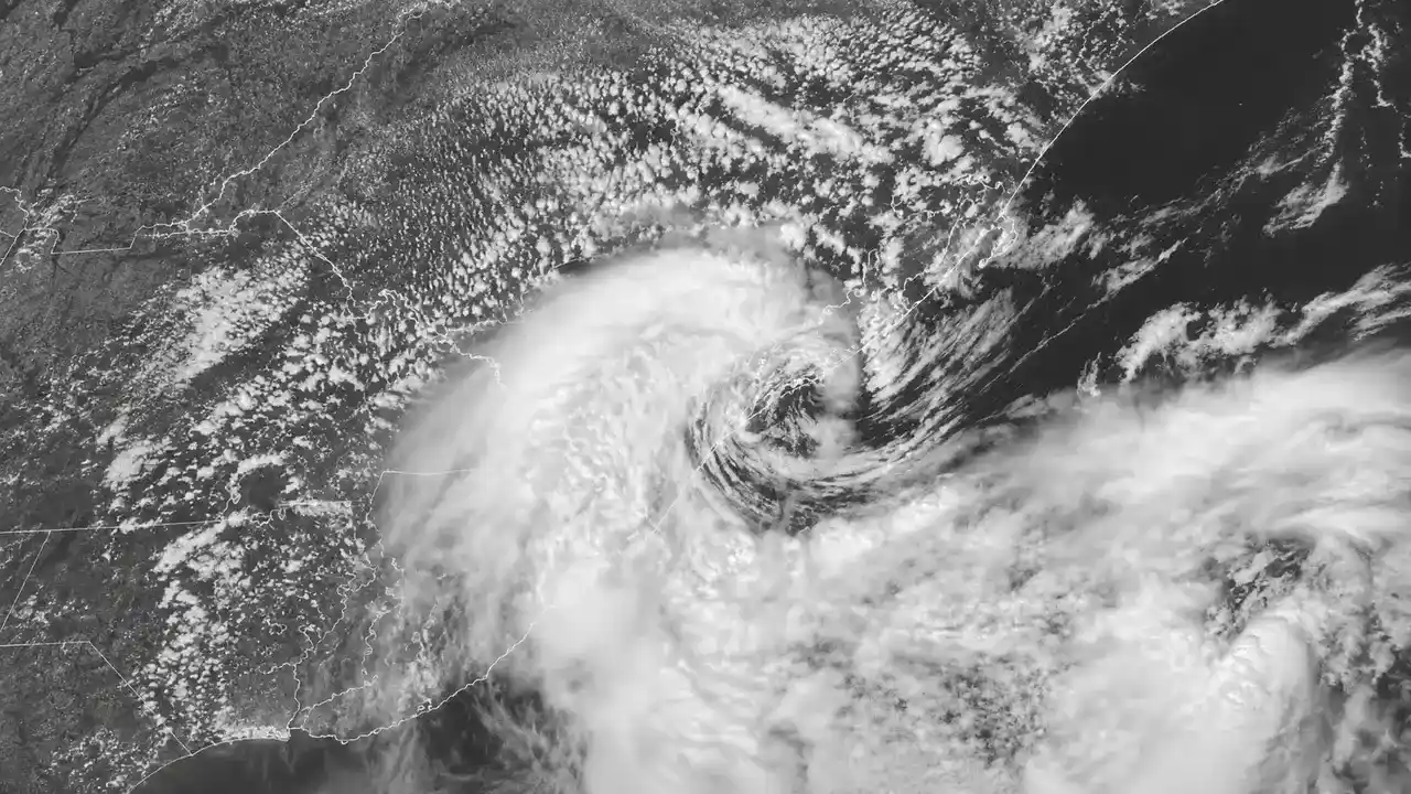 Imagem de satélite mostra circulação de nuvens sobre o oceano