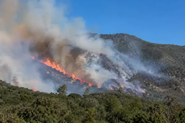 Mapa do Estado do Rio de Janeiro sob risco muito alto de incêndios florestais nesta quarta-feira.