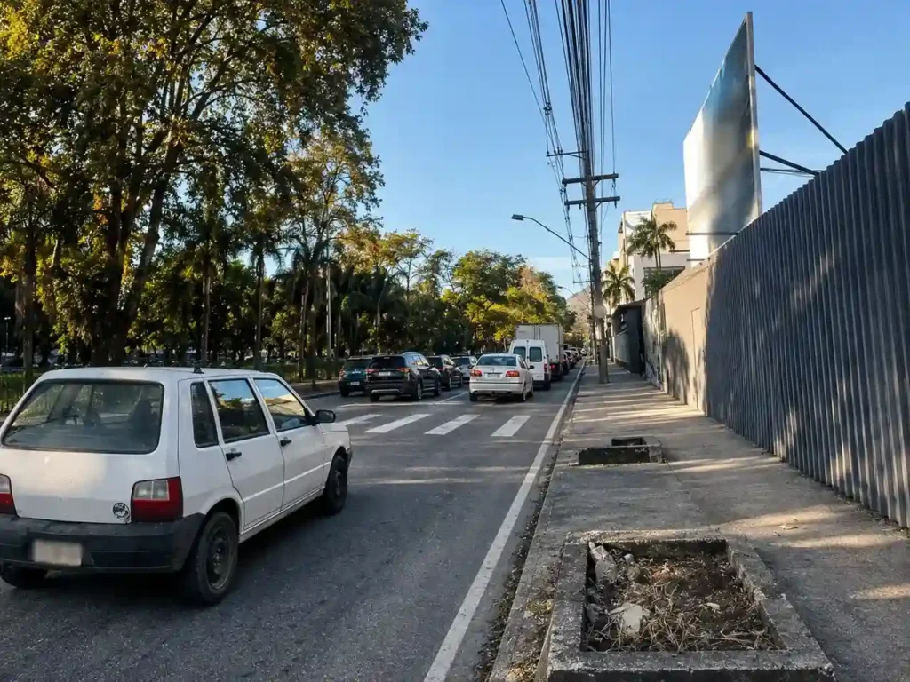 Retorno às aulas e mudanças viárias provocam retenções em Nova Friburgo