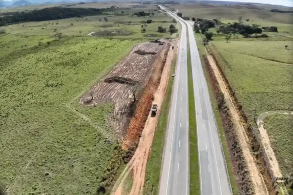 Obras e interdições previstas em diferentes trechos da BR-101 no Estado do Rio de Janeiro.
