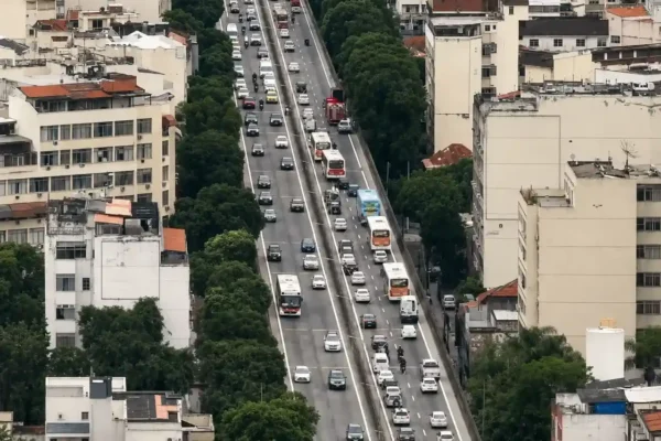 Trens e trânsito no Rio de Janeiro terão alterações em diferentes pontos durante o mês de agosto