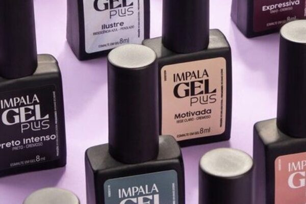 Coleção de esmaltes Impala Gel Plus em vários tons.