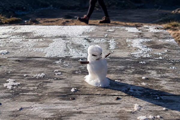 Itatiaia amanhece com 0,7°C após geada transformar paisagem no Parque Nacional