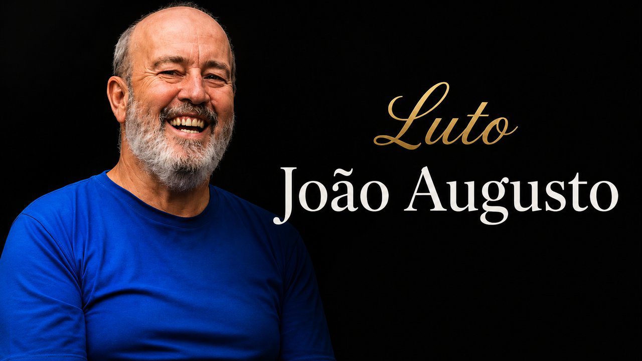 Homenagem a João Augusto de Carvalho Neto, com a palavra 'Luto' e a imagem de um homem sorrindo.