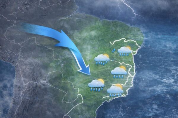 Mapa de previsão do tempo com chuva, nuvens e raios sobre o Brasil, com foco no Rio de Janeiro.