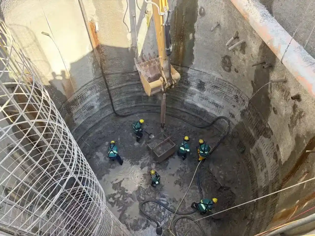 Obras de água e esgoto devem beneficiar 200 mil moradores da Maré