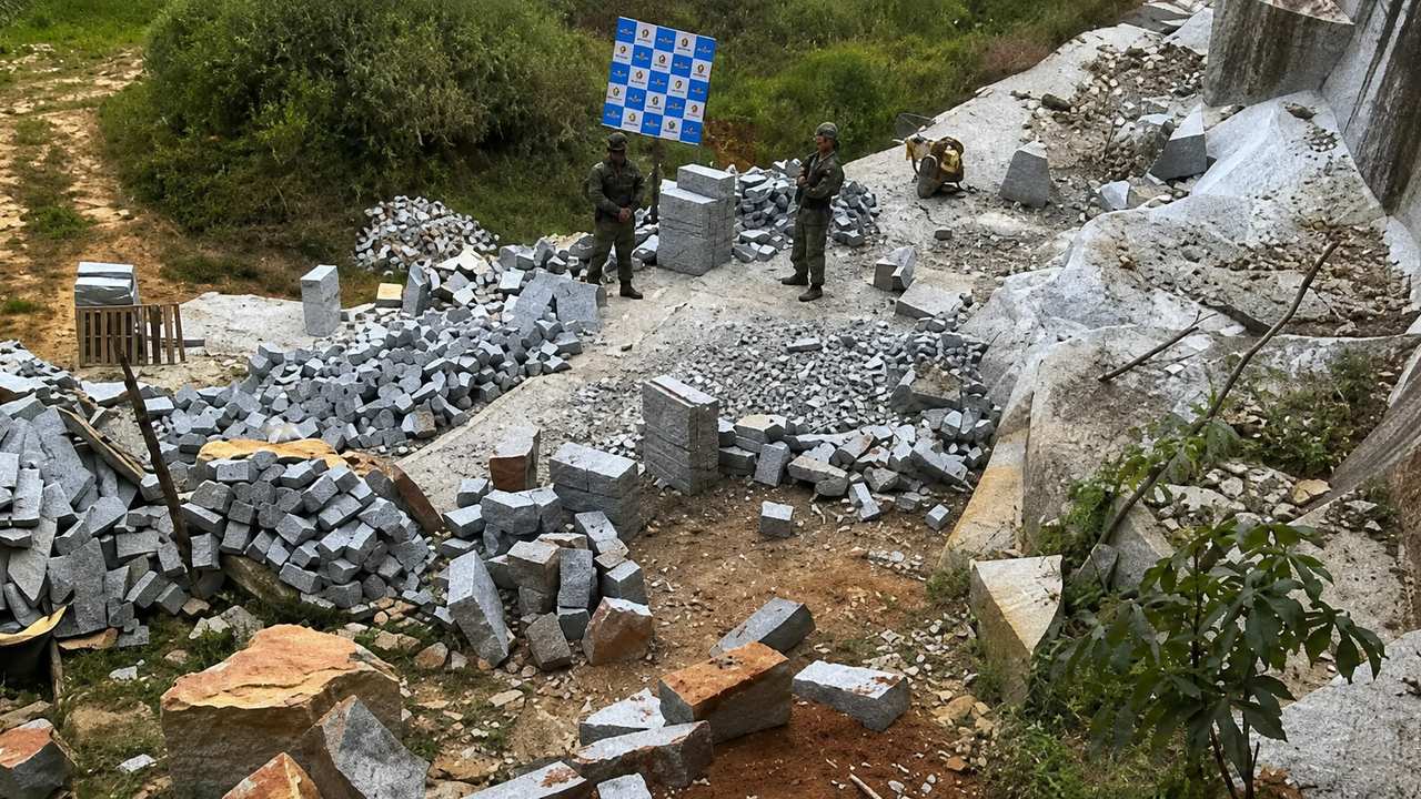 Polícia Ambiental em ação contra extração mineral ilegal em Nova Friburgo.