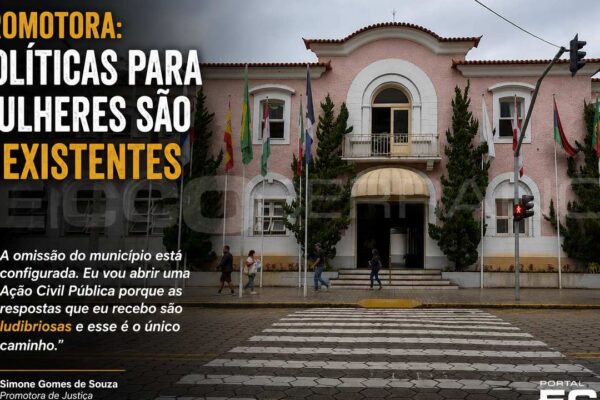 Promotora Simone Gomes critica políticas para mulheres em Nova Friburgo.