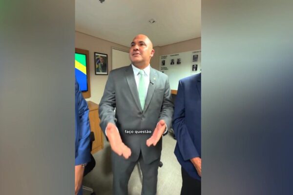 Rodrigo Ascoly, vice-prefeito de Nova Friburgo, em evento político.