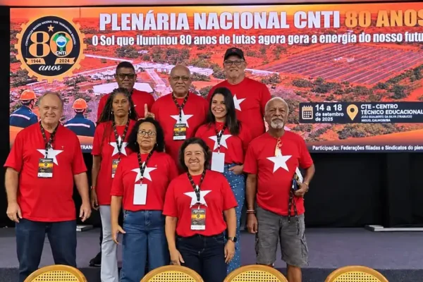 Representantes do STIVNF durante a Plenária Nacional de 80 anos da CNTI em Luziânia