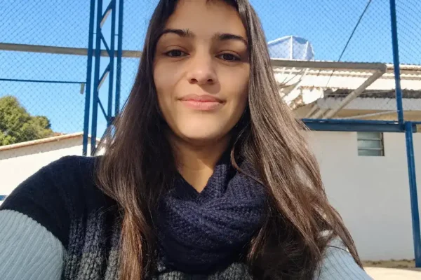 Professora Danielle Martins Bange, da rede municipal de Nova Friburgo