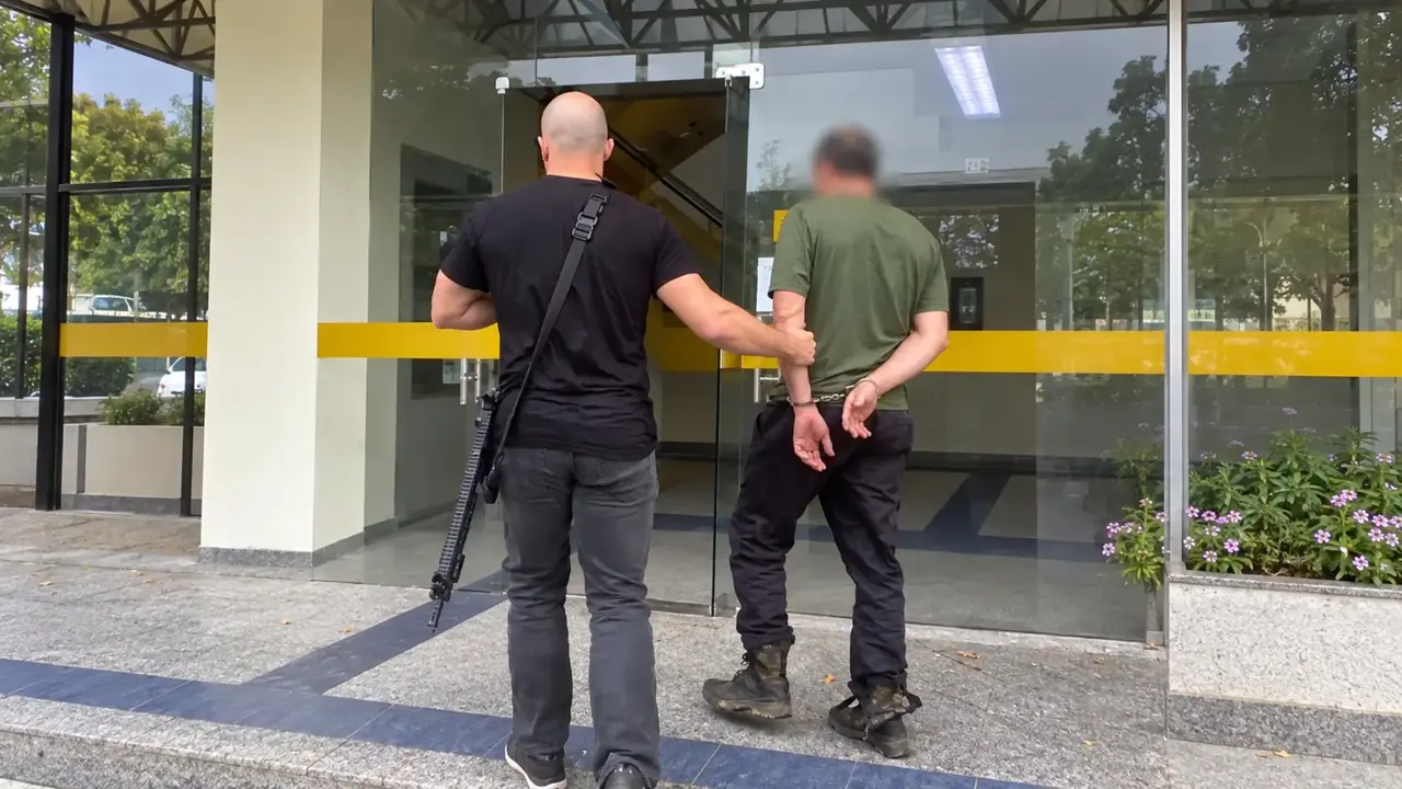 Armas apreendidas pela DEAM durante operação em Nova Friburgo