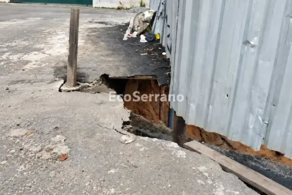 Cratera se abre junto à ponte provisória de Conselheiro Paulino