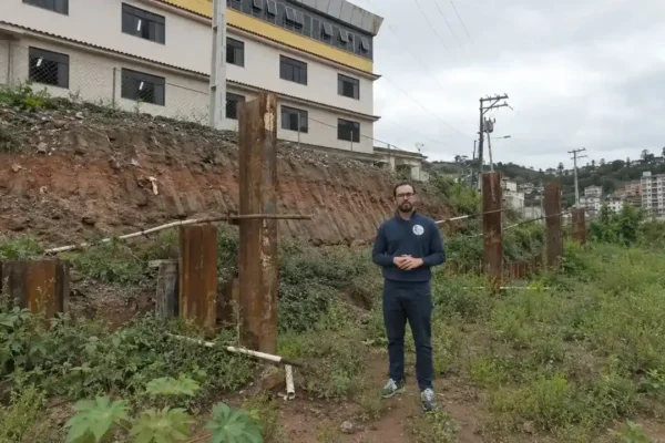 Obras de prevenção a enchentes no Córrego D’Antas, em Nova Friburgo