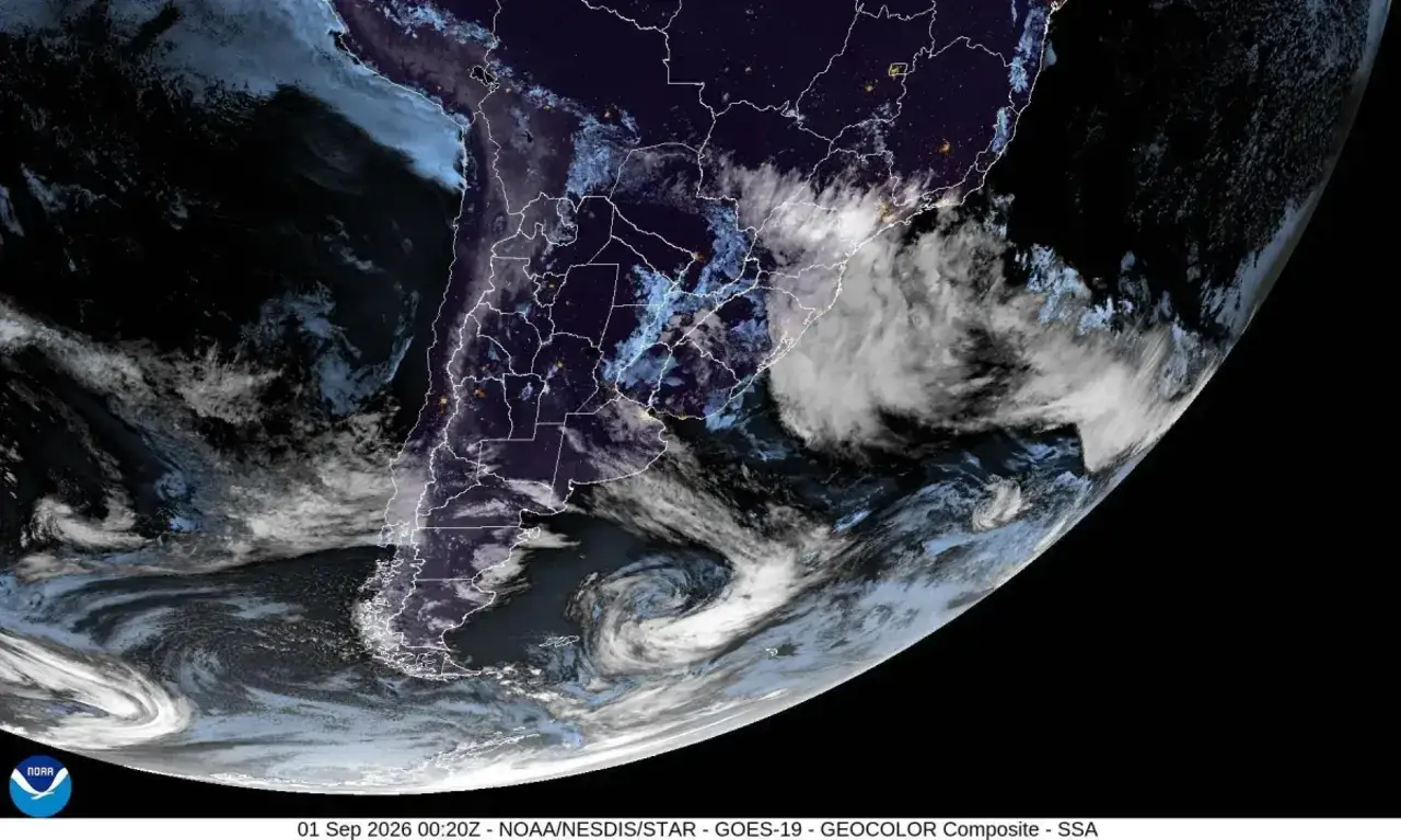 Imagem de satélite mostra ciclone extratropical próximo ao Brasil