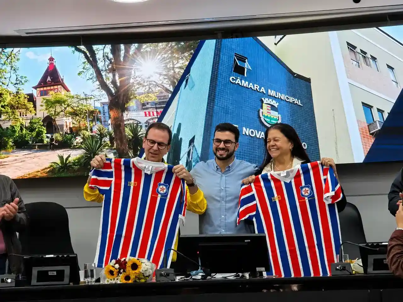 Eduardo Paes, Laura Carneiro, Pedro Paulo e Marcos Marins durante encontro político em Nova Friburgo