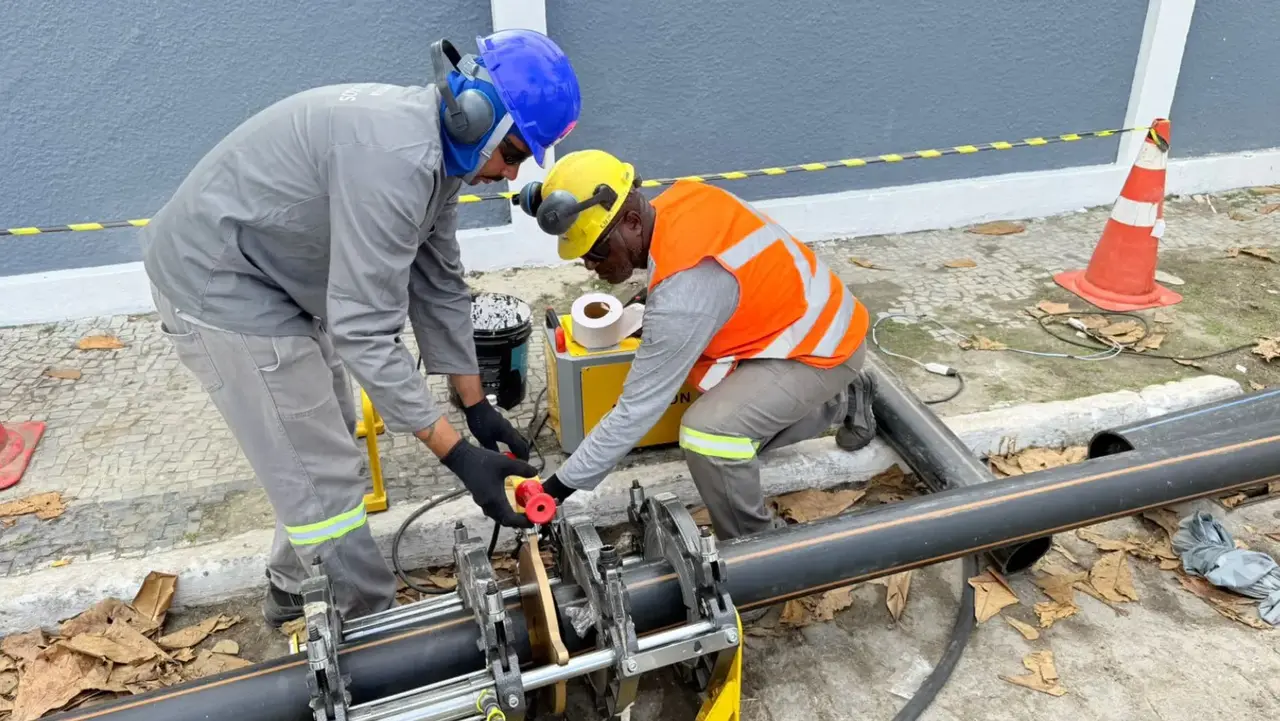 Torneira com pouco fluxo de água durante período de abastecimento reduzido