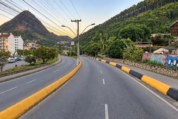 Via Expressa de Nova Friburgo, onde teria ocorrido ataque contra mulher