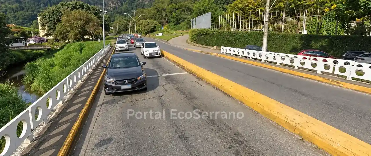 Trecho da Via Expressa próximo ao acesso ao bairro Olaria, em Nova Friburgo