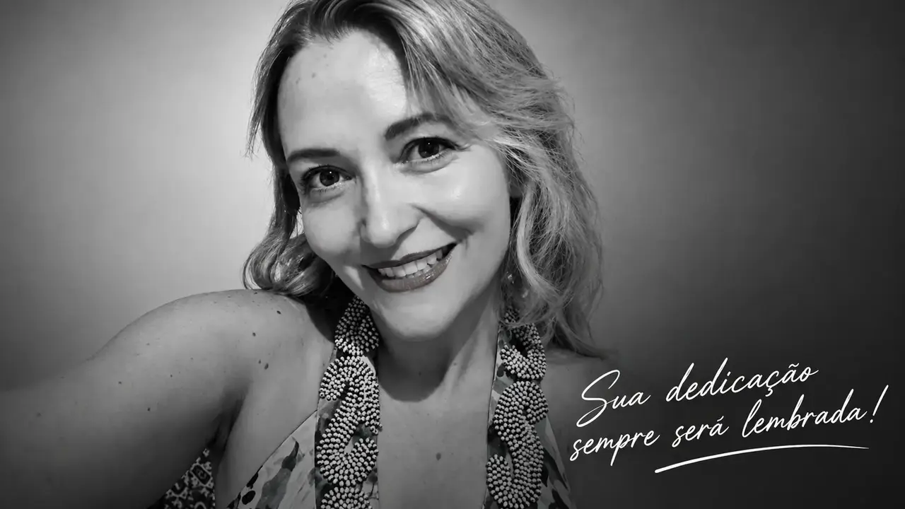 Retrato em preto e branco da técnica de enfermagem Luciana Ribeiro