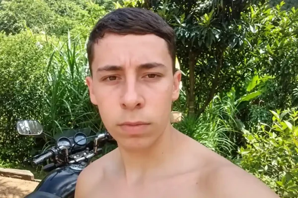 Eduardo do Couto Ferreira, jovem de 20 anos desaparecido em Bom Jardim.